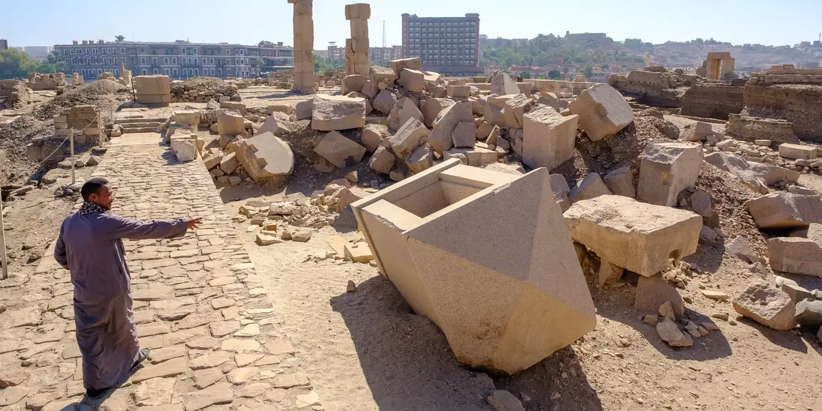 Elephantine Island Hover